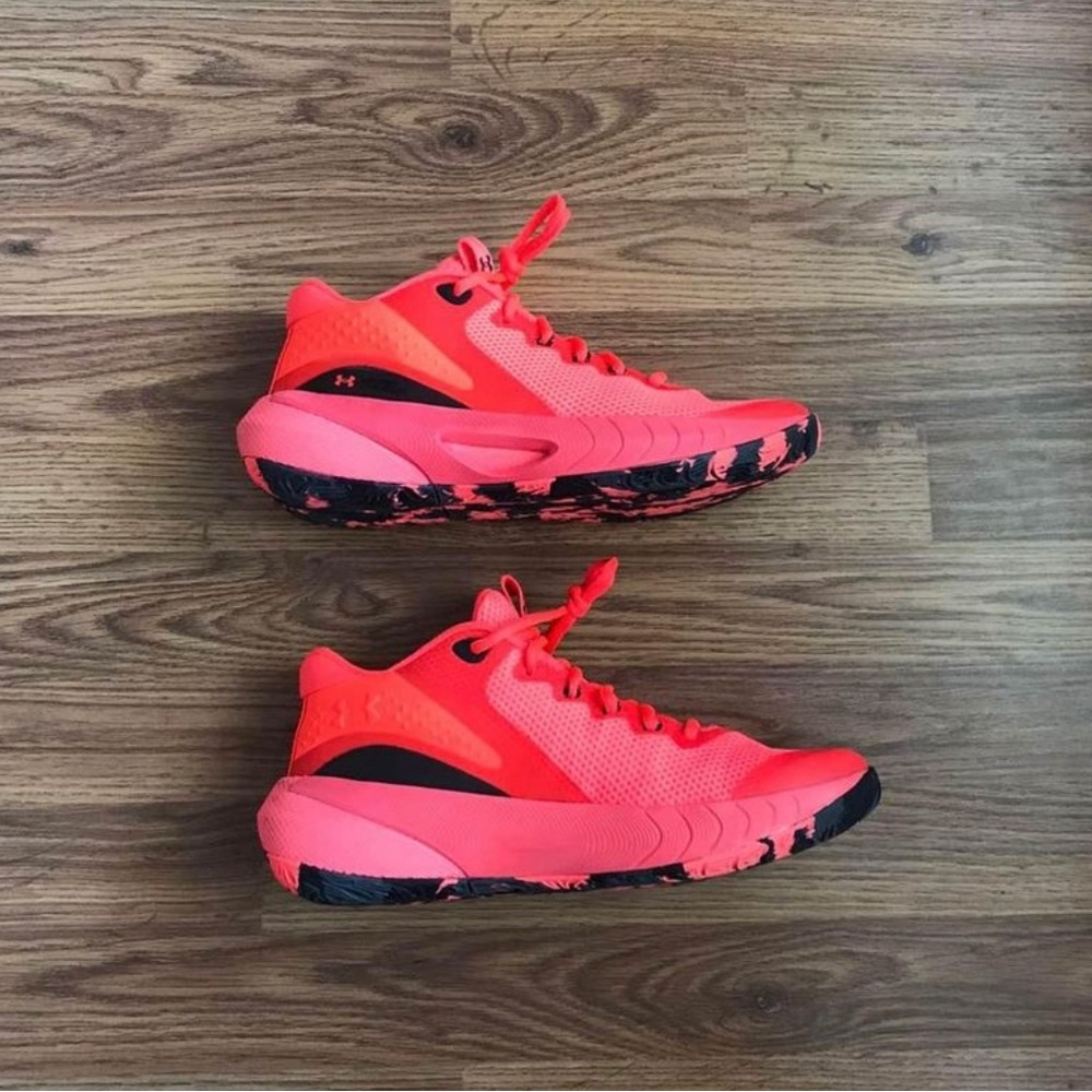 Women’s under armour basketball shoes
